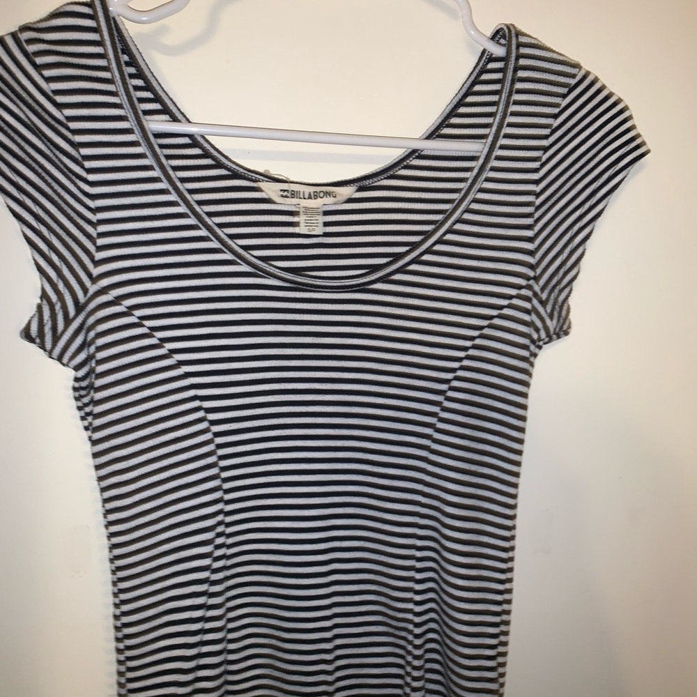 Billabong Crop Top/Tee Shirt